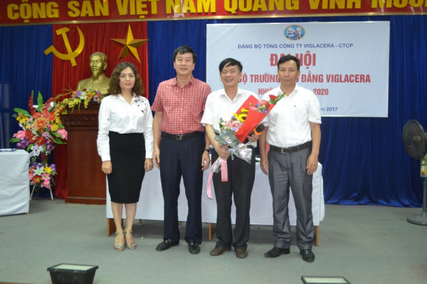 Đại hội chi bộ Trường Cao đẳng Viglacere nhiệm kỳ 2017-2020